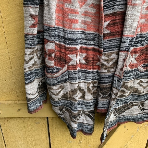 Sun & Shadow Aztec Style Poncho Shawl Women’s Sz M - Picture 2 of 6